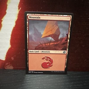 Magic the Gathering - The Brothers' War - Mountain 274/287 Basic Land - Picture 1 of 1