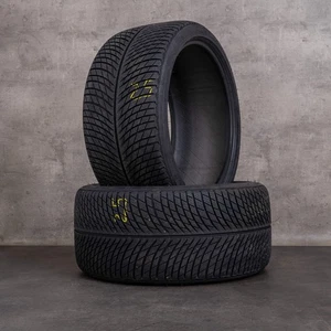 2x 305/30 R21 104V Michelin Pilot Alpin 5 DOT 2224 Winterreifen NEU - Bild 1 von 1