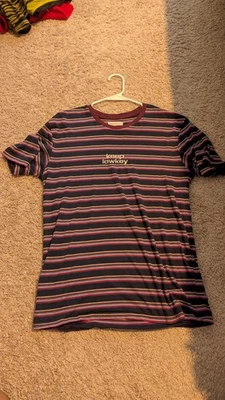 Camiseta a rayas Pacsun para hombre manga corta cuello redondo Keep Lowkey talla M Foto 1 de 3