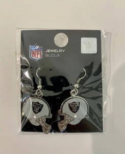 Par de aretes colgantes plateados con logotipo del equipo de fútbol americano de los Raiders de Las Vegas - Imagen 1 de 2