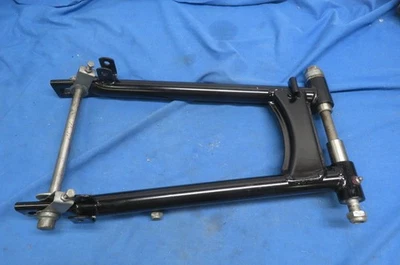 Brazo oscilante Triumph T120 T140 TR7RV, 1971-83, completo - listo para instalar BONITO Foto 1 de 4