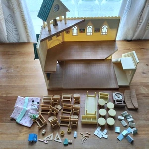 Sylvanian Families Berry Grove School Playset - Complete - Picture 1 of 8