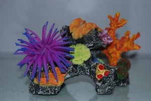 Aquarium Reef & Coral Decoration Suitable For All Aquariums 18 x 10 x 12 cms - Picture 1 of 5