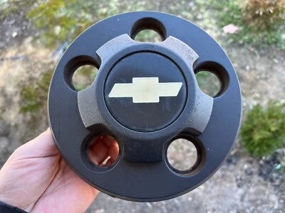 CHEVY BLAZER S10 PICKUP OEM WHEEL CENTER CAP BLACK 48189 1983-1994 - Image 1 of 3