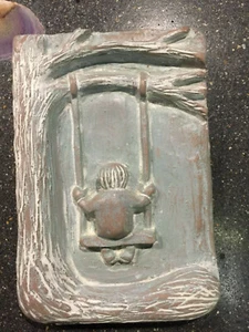 Isabel Bloom ** 1986 PLACA OSCILANTE TRASERA ** Prevención del abuso infantil jubilado - Imagen 1 de 2