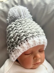 Brand New hand made crochet baby hat ,grey and white, pom pom 0-3 months - Picture 1 of 3