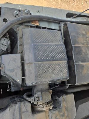 Used Air Cleaner Assembly fits: 2008 Land rover Lr3 4.4 Grade A - Image 1 of 4