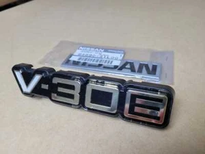 JDM   NISSAN Cedric NISSAN CEDRIC V30E Emblem for Late Grill Used Rare   Showa - Picture 1 of 10