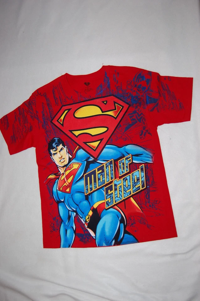男孩 S/S T 恤红色超人钢制标志 DC 漫画尺寸 XL 18-20 — 第 1/1 张图片