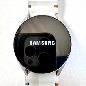 Samsung Galaxy Watch 7 40mm Silver Smartwatch SM-L300! (WMP013892) - Photo 1 sur 8