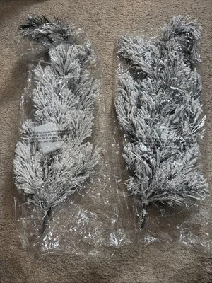 "Swag Fairmont flocado iluminado de pino 32"" de largo". LOTE DE 2 Swags Decoración Navidad Foto 1 de 4