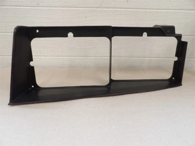 PONTIAC GRAND AM 1985-1988 -sealed beam headlamps LH DRIVERS HEADLIGHT BEZEL OEM - Image 1 of 4