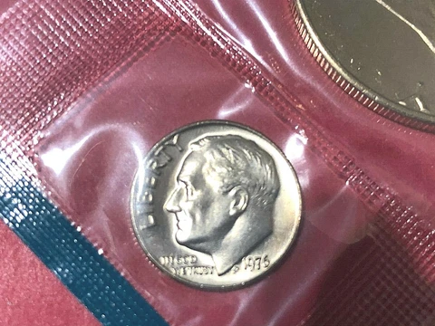 1976 P D S  GEM  UNCIRCULATED IN MINT CELLO + PROOF ROOSEVELT DIME (3 COINS) Cover