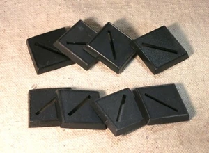 Lot Of 8 - 25mm Square Bases w Slot Warhammer 40k & AoS Bitz Heavy Gear - Picture 1 of 1