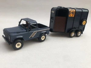 Britains 1979 Land Rover Defender & Beaufort Double Horse Box Trailer GC - Picture 1 of 21