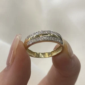 Set Anelli Donna Oro Giallo Originale 9CT Cinturino Zirconia Taglie J-S - Confezione Regalo - Foto 1 di 7