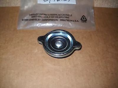 Nuevo de Lote Antiguo Mopar 1969-1974 Dodge Chrysler Plymouth Cromo Tapa de Llenado de Aceite con V-8 ¡Bonito! Foto 1 de 2
