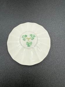 Belleek Pottery Nadine Irish Shamrock Vintage Trinket Box *Top Only* - Picture 1 of 3