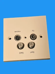 Serie prese rotonde demix da parete con 2, 3 o 4 uscite. Fmdab TV Sat1 Sat2 - Foto 1 di 4