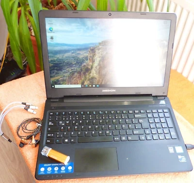 Medion ERAZER P6661 PREMIUM 15 Zoll l Windows 11 PRO SSD l 16GB RAM NEU I i5 6G - Bild 1 von 4