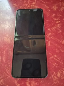 Samsung Galaxy Z Flip5 - 512 GB - Gray (T-Mobile) - Picture 1 of 5
