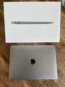 Apple MacBook Air (2019) [13,3", Retina, Intel Core i5 1,6GHz, 8GB RAM, 128GB W - Afbeelding 1 van 11