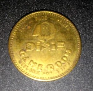 DIXIE GAME ROOM Food Fun Games VINTAGE AMUSEMENT TOKEN-L@@K! - Picture 1 of 2
