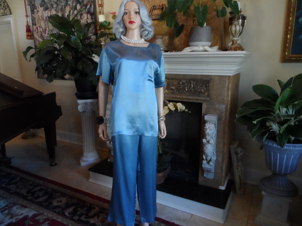 Nuevo Conjunto de Pijama Manga Corta Satinado Azul Claro Suave Surroundings Talla M-PM Foto 1 de 4