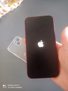 Apple iPhone 13 (PRODUCT)RED - 128 Go - (Déverrouillé) - Photo 1/9
