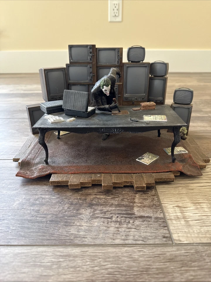 Batman: Arkham Origins Edición Coleccionista Joker Estatua Coleccionable SIN JUEGO Foto 1 de 4