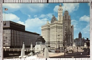 Chicago IL Illinois Wacker Drive Plaza Sun Times Wrigley Building Postcard - Picture 1 of 2
