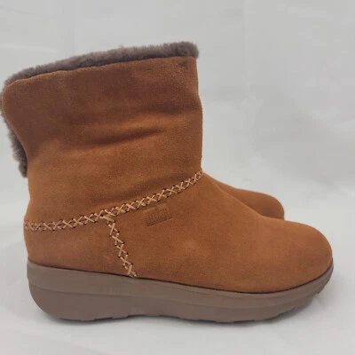 Botas femininas Fitflop tamanho 7 Mukluk Shorty III castanha marrom forrada de pele de camurça - Imagem 1 de 4