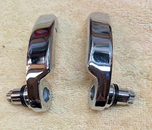 Genuine Harley-Davidson Left/Right Chrome Saddlebag Handle 90200980, 90200979 - Picture 1 of 3