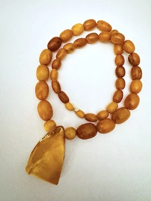 SUPER RARE ANTIQUE GERMAN NATURAL BALTIC AMBER NECKLACE 30 Beads 22 gr. الماني - Image 1 of 4