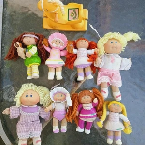 Lote de mini figuras vintage de repollo para niños con caballo mecedor amarillo - Imagen 1 de 20