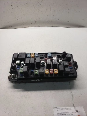 Fuse Box Engine With Fog Lamps Fits 12-15 CAPTIVA SPORT 1430532 - Image 1 of 4