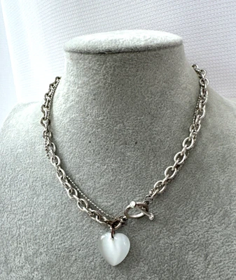 ¿Ojo de gato blanco plateado o piedra lunar? Collar de cadena colgante corazón hinchado y2k años 2000 Foto 1 de 4
