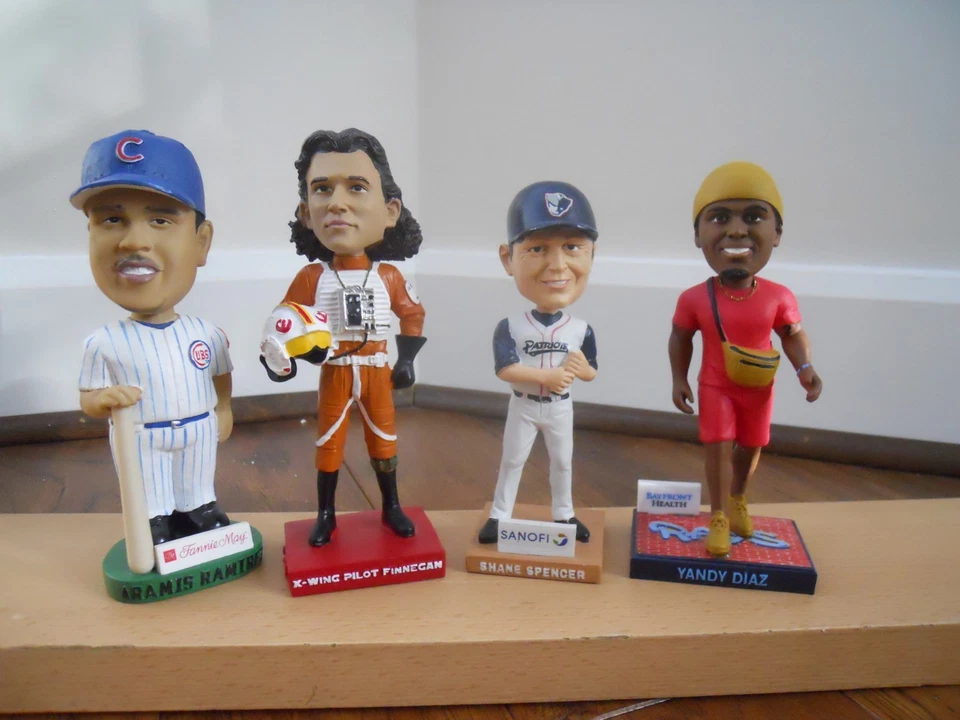 JUEGO DE (4) JUGADORES DE BÉISBOL MLB ****ENVÍO GRATUITO**** Foto 1 de 1