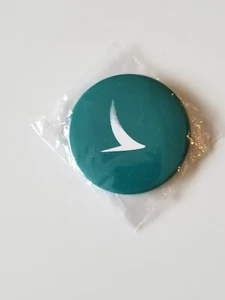 CATHAY PACIFIC AIRWAYS METAL / PLASTIC BACK BUTTON. NEW SEALED. - Picture 1 of 3