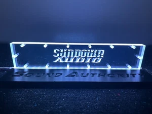 Qualsiasi testo o logo inciso: finestra in plexiglass 15"" x 3"" spessore 3/4"" per subbox - Foto 1 di 12