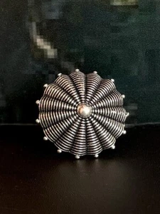 Oxidised silver flower pattern stainless ring - Picture 1 of 6