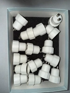 GU10 to E17 Socket Base Halogen LED CFL Light Screw Bulb Adapter Converter Hold - Picture 1 of 1