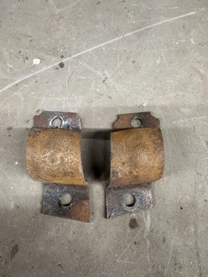 1965-1970 Chevy Impala SS Caprice Anti-Sway Bar Bushing Brackets BelAir Biscayne - Image 1 of 4