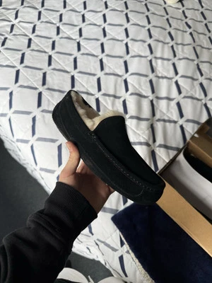 UGG ASCOT NEGRO GAMUZA MOCASÍN PIEL DE OVEJA HOMBRE ZAPATILLAS ZAPATOS TALLA US 7/UK 6 NUEVO Foto 1 de 4