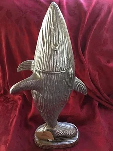 NEW FLAWLESS Exquisite TOMMY BAHAMA Metal SHARK WHALE Nautical COCKTAIL SHaKeR - Picture 1 of 12