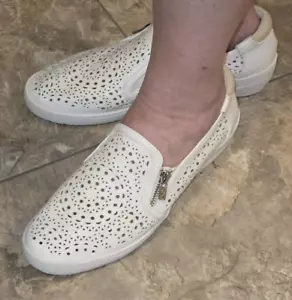 Women's Shoe Sz. 11 / 12 M White Wedge Slip-on Summer Loafer Anne Klein Casual - Picture 1 of 9
