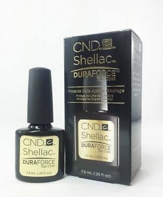 Capa superior CND Duraforce: máxima protección para manicuras de larga duración Foto 1 de 2