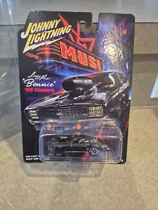 Lizzy Musi Street Outlaws Johnny Lightning Bonnie 69 Camaro 1/64 W/Protector - Picture 1 of 6
