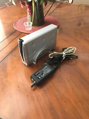 SimpleTech SimpleDrive 250GB External Hard Drive 96300 - Image 1 of 2