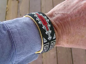 Navajo Indianer Handarbeit Perlen Armreif Armband TOLLES Muster. 2200+ Perlen Mrs. John - Bild 1 von 4